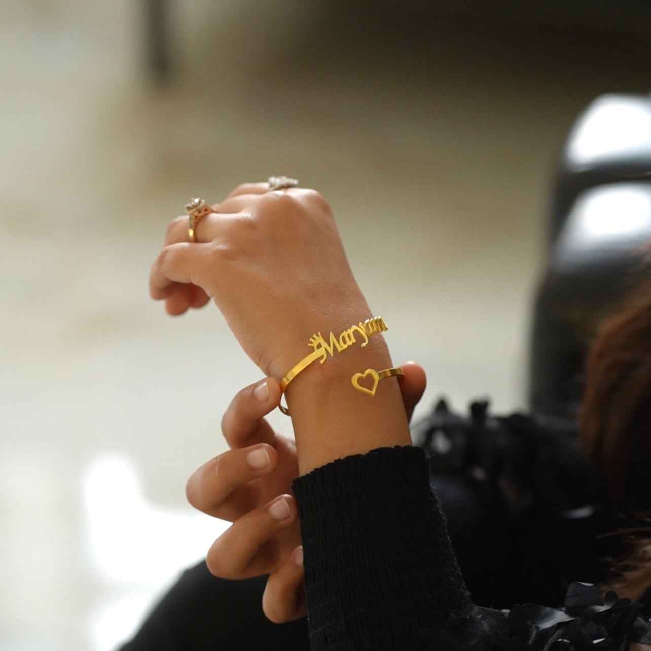 Customize Crown Name Bangle1621243260e1af0c20-2